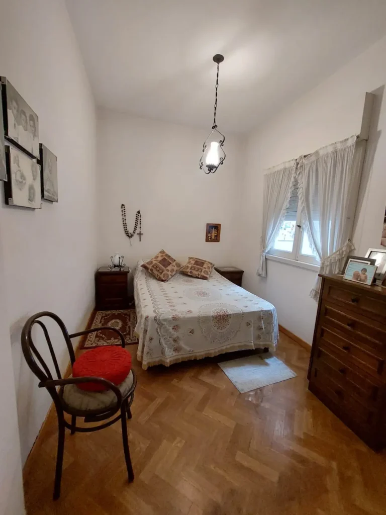 5c5b2a98-49b8-475d-8965-6e658d568fec